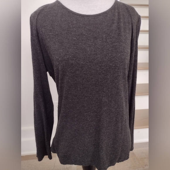 Like New Nordstrom Women's Medium Super Soft Dark Grey Marled Tee Blouse Top EUC - Picture 7 of 9